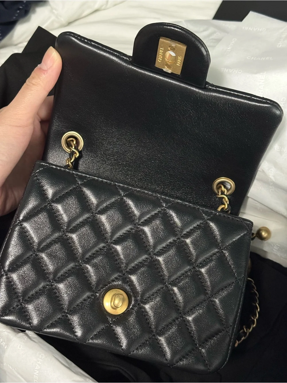 CHANEL Black Quilted Leather Shoulder Bag with Gold Hardware pearl crush